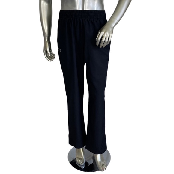 Under Armour Men's Size M Color Black With Reflective Silver Printing NWOT - Picture 3 of 8